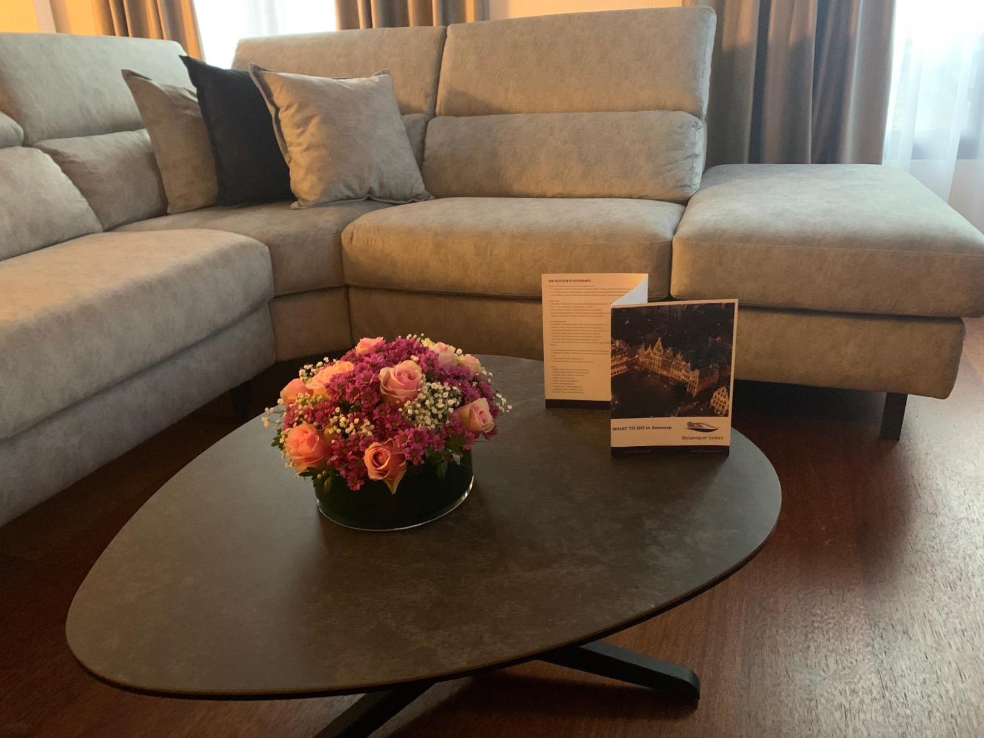 Botanique Suites Airbnb, Antwerp Luaran gambar