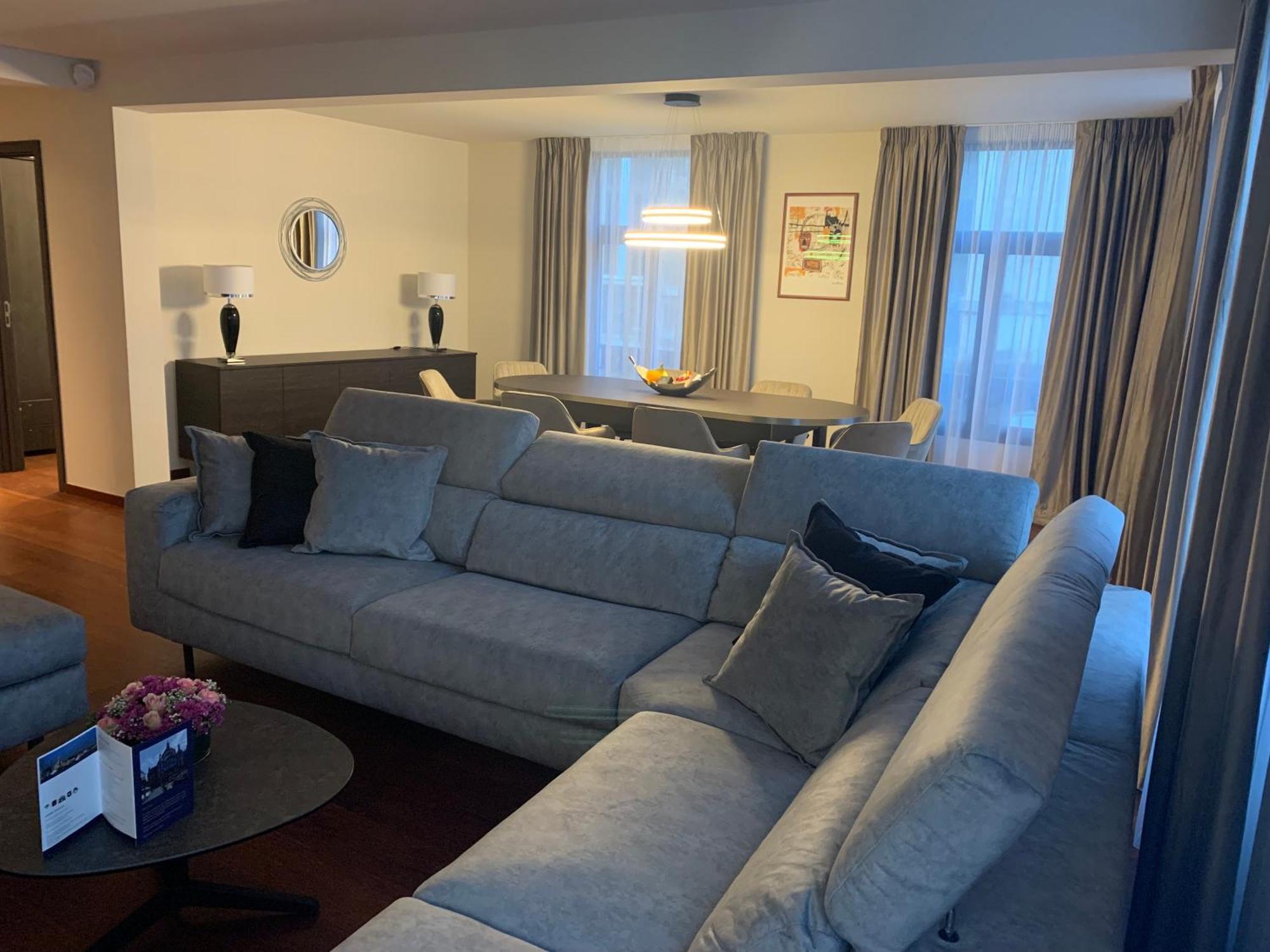 Botanique Suites Airbnb, Antwerp Luaran gambar