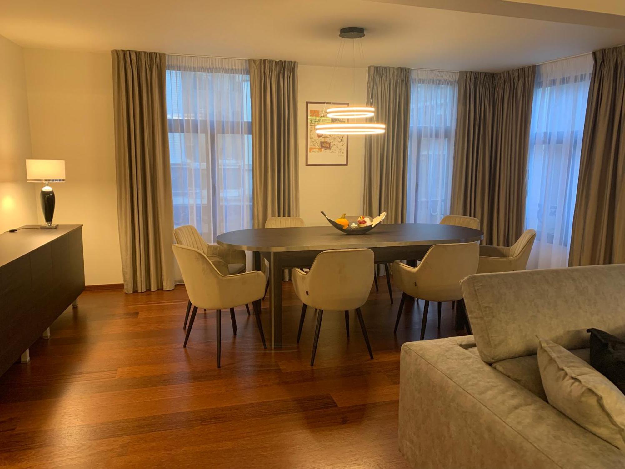 Botanique Suites Airbnb, Antwerp Luaran gambar