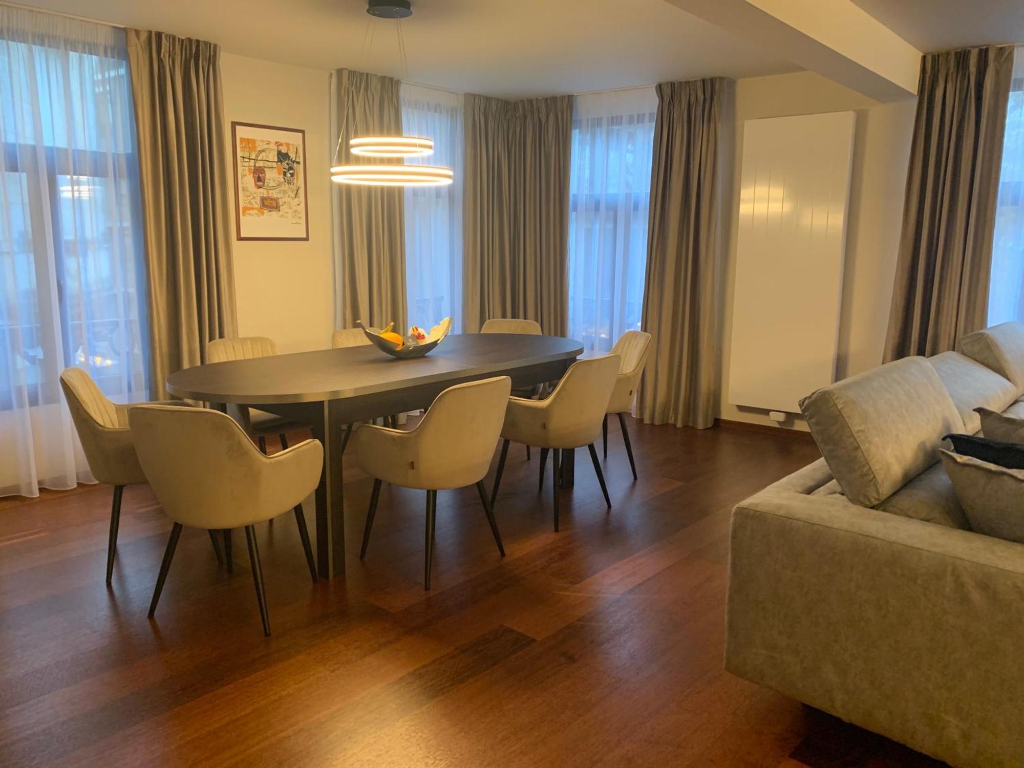 Botanique Suites Airbnb, Antwerp Luaran gambar