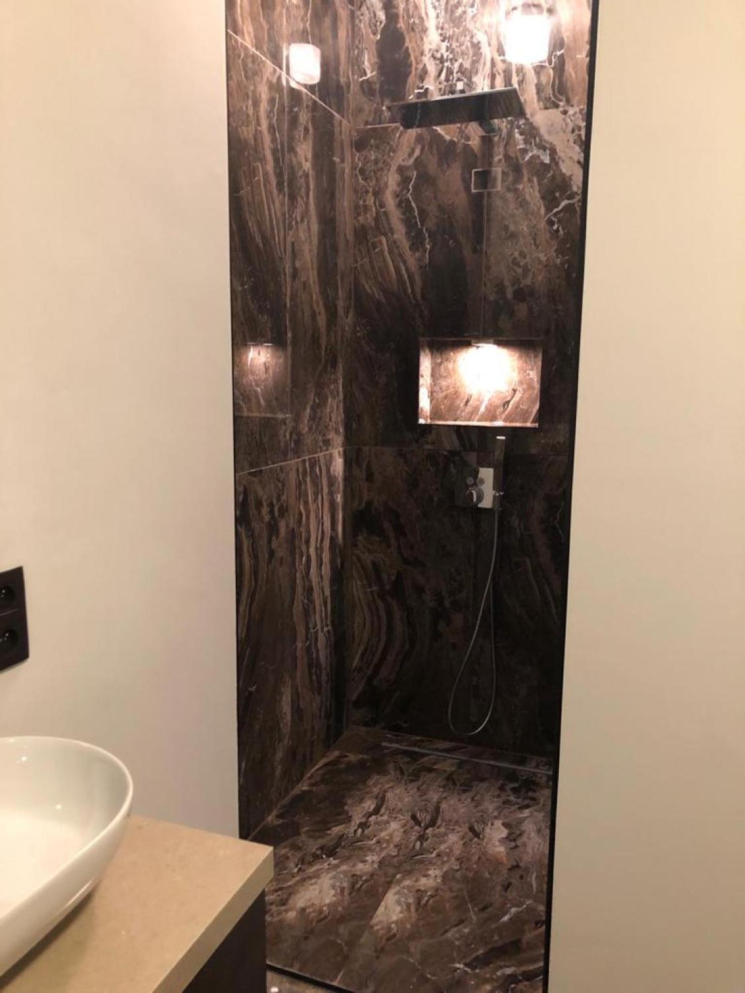 Botanique Suites Airbnb, Antwerp Luaran gambar