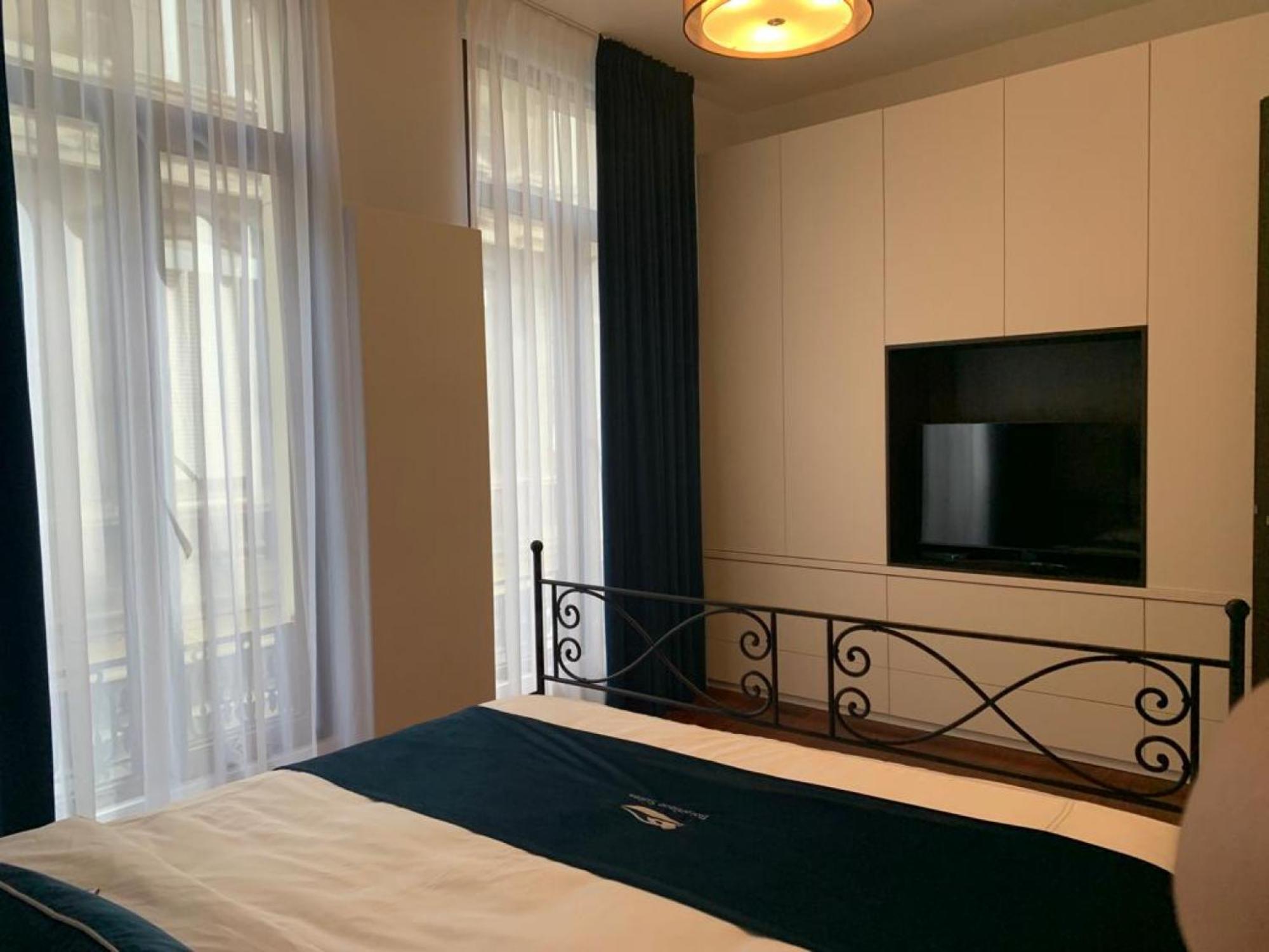 Botanique Suites Airbnb, Antwerp Luaran gambar
